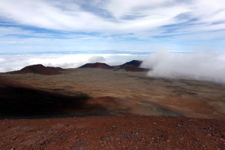 Sopečná krajina pod vrcholem Mauna Kea
